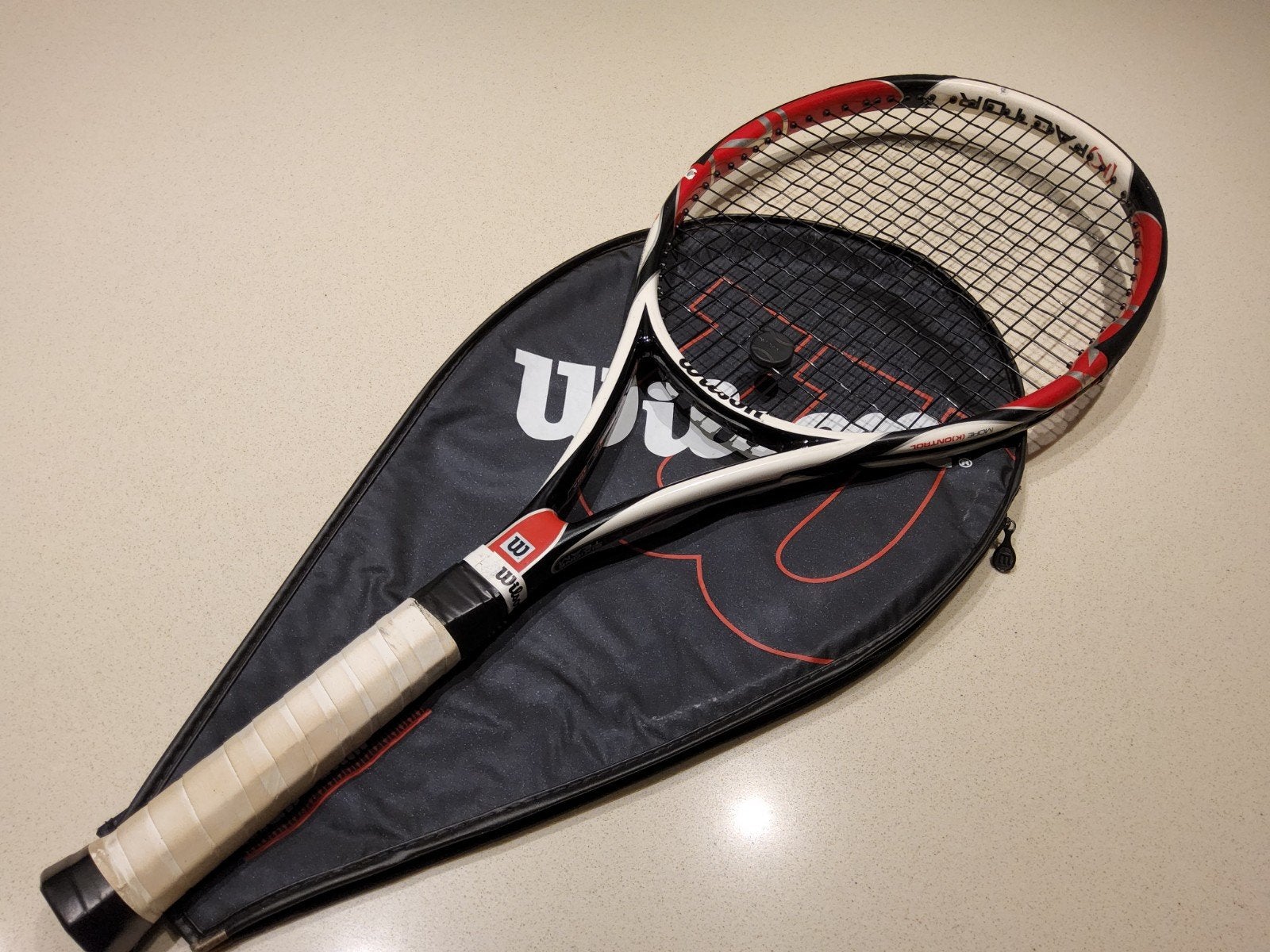Raquette de tennis Wilson (K) Factor, Enlèvement