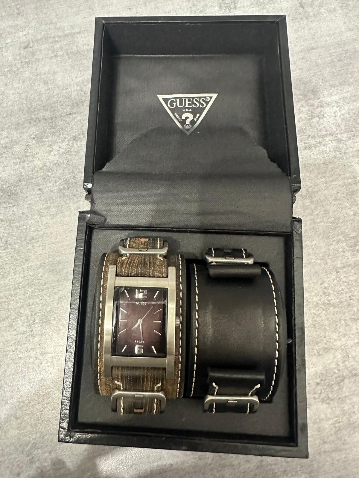 orginele guess horloge, Bijoux, Sacs & Beauté, Enlèvement, Comme neuf, Montre-bracelet, Guess