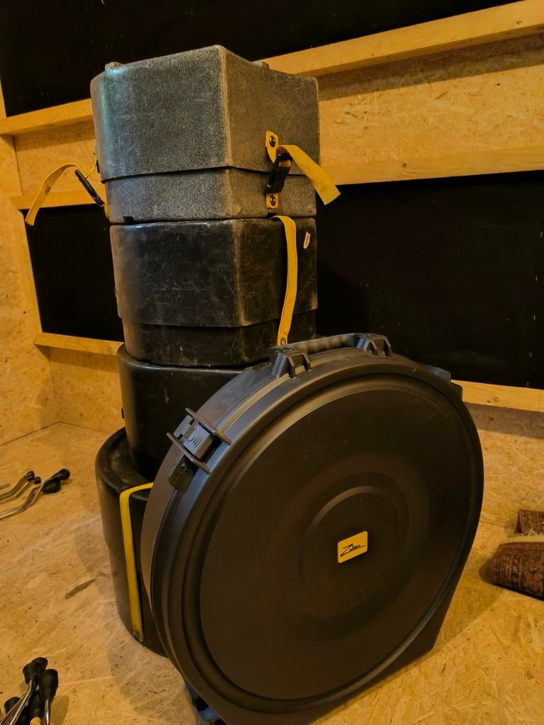 Hardcases voor drums 16"/13"/12"/12" en cymbalcase, Ophalen