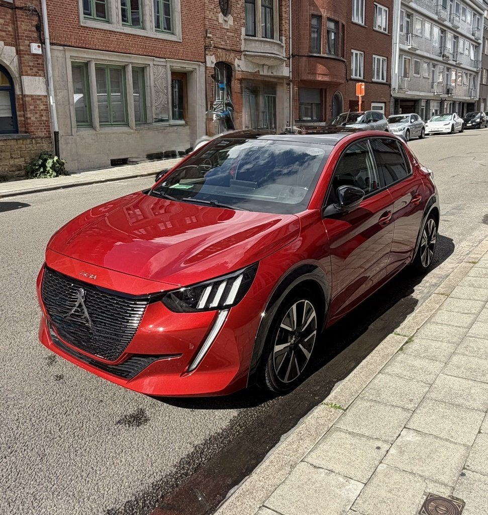 Peugeot 208 GT Line 1.2 Essence Turbo 130 ch Automatique, Achat, Phares entièrement LED, Entretenue par le concessionnaire, 5 portes