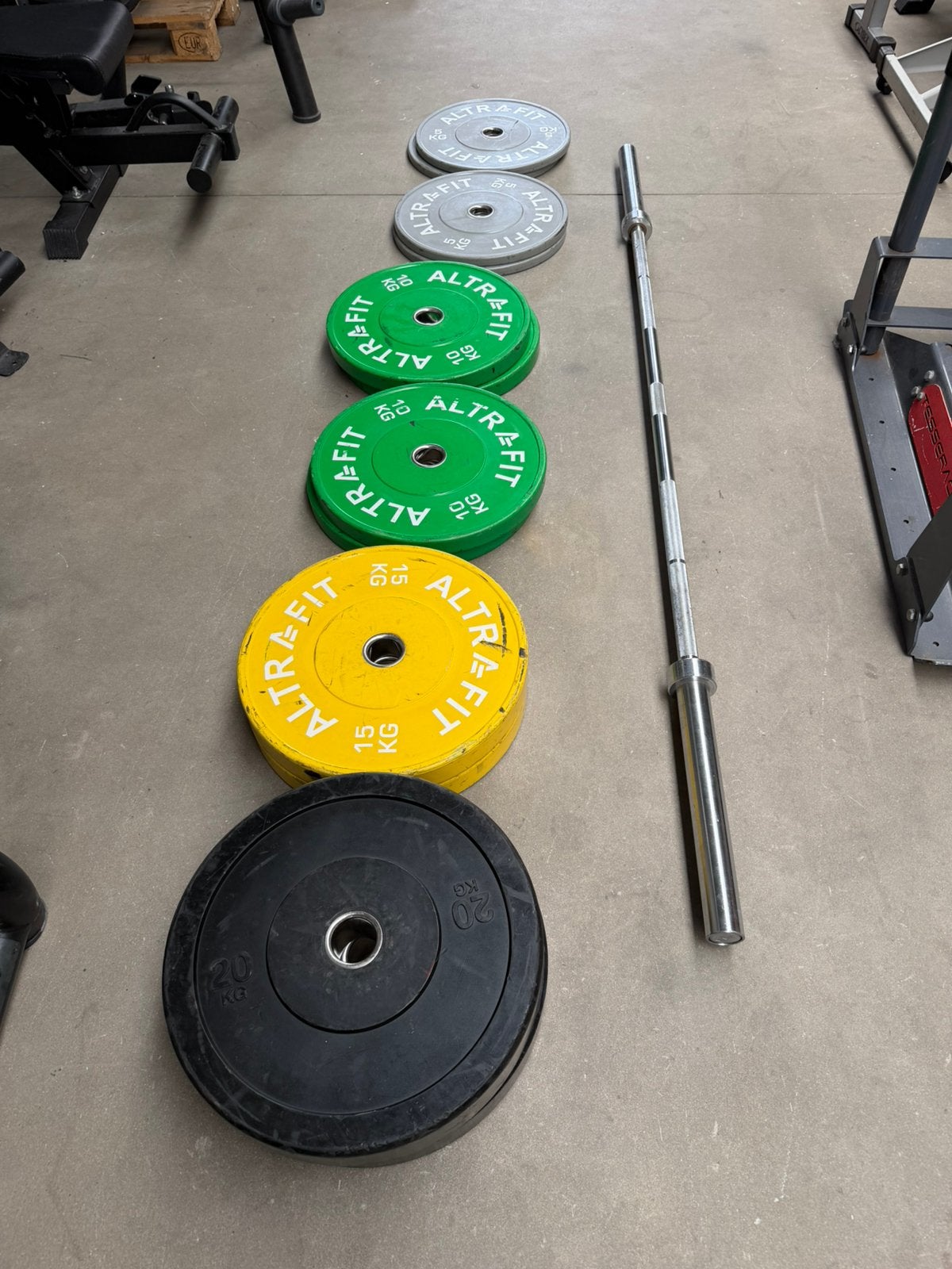 130kg Gekleurde Bumperplates + Olympische Barbell 220cm, Ophalen, Gebruikt, Halterschijven