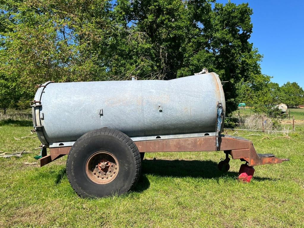Watertank aanhangwagen — paardendrinkbak, enkelas, Ophalen, Gebruikt