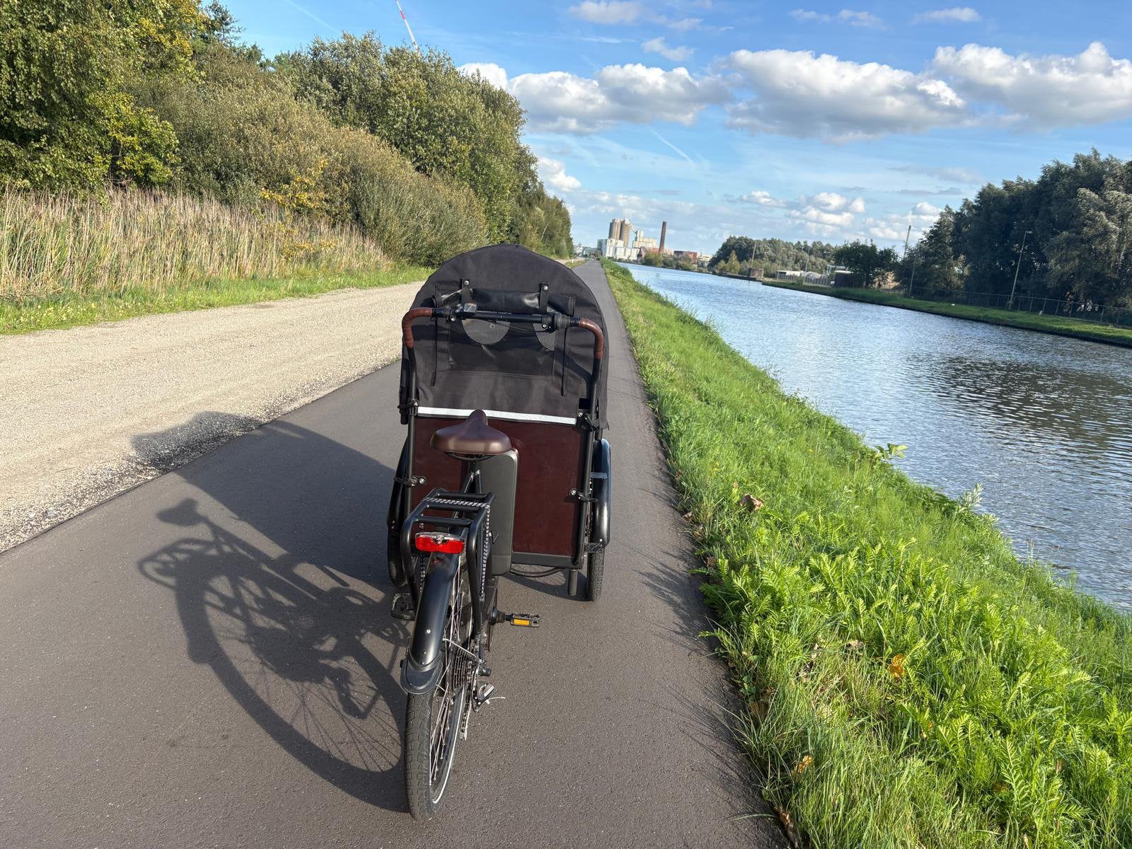 Zeer nette elektrische bakfiets , brengen mogelijk, Enlèvement ou Envoi, Comme neuf, 4 enfants ou plus, Électrique