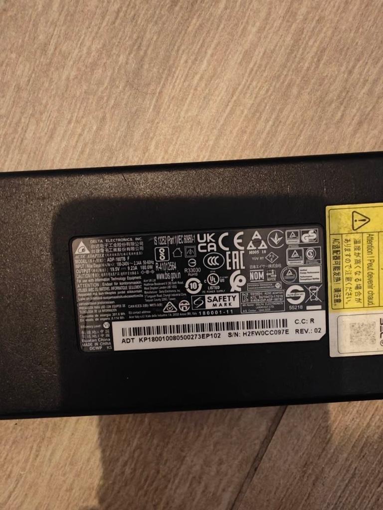 Original charger for aser nitro 5 180w, Enlèvement ou Envoi