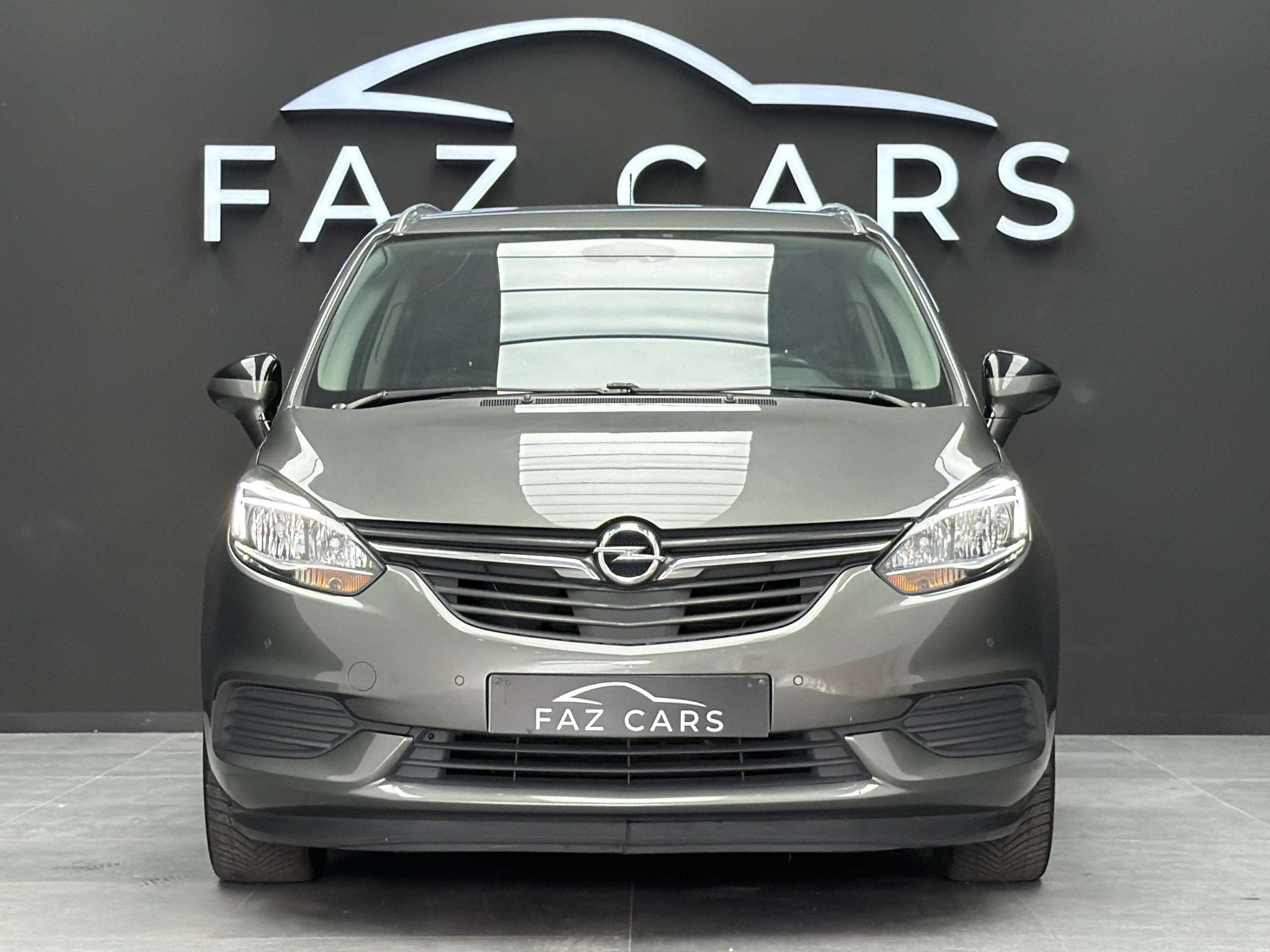Opel Zafira Tourer 1.6 CDTi ECOTEC Edition * 1ER PROP + GPS, Auto's, Stof, Gebruikt, 4 cilinders, 5 deurs