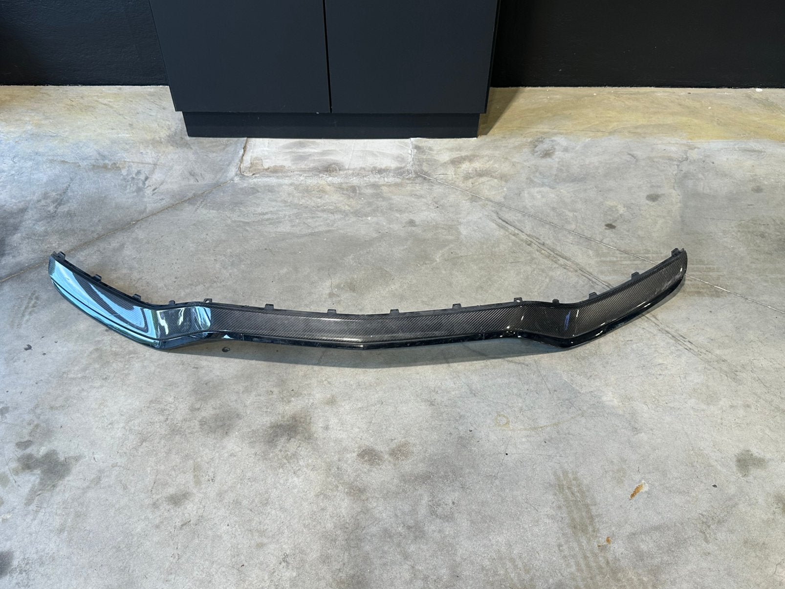 W205 C63 amg CARBON front bumper trim A205 885 1674, Enlèvement, Pare-chocs