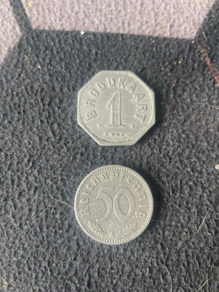 oorlogs munten, Verzamelen, Militaria | Tweede Wereldoorlog, Ophalen of Verzenden, Overige soorten, Overige typen