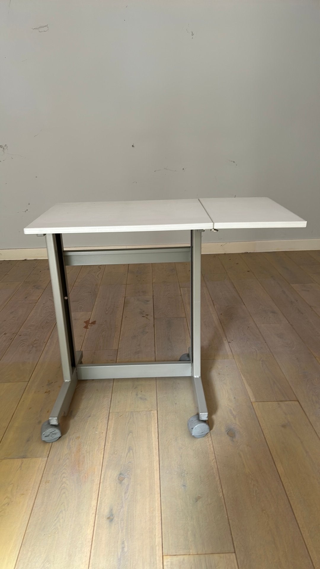 Bijzettafeltje (40x50 (74) x 65 hoogte), Computers en Software, Laptoptafels, Ophalen, Zo goed als nieuw