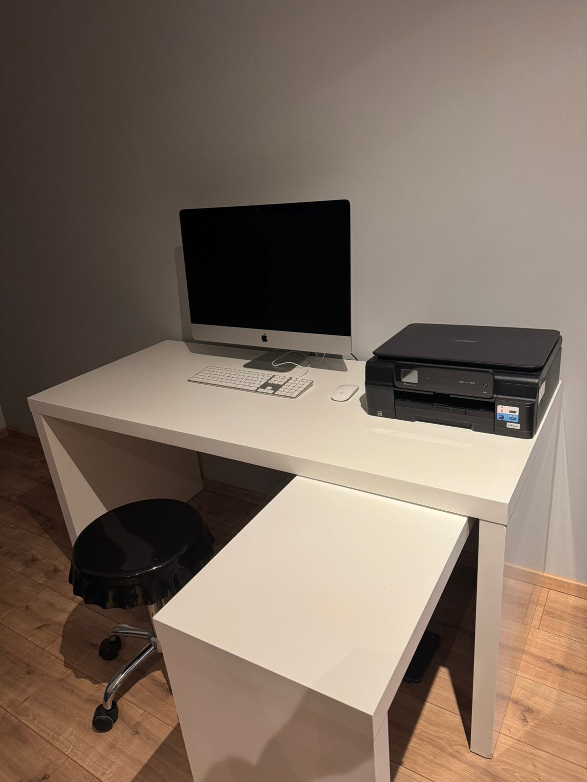 Bureau, Maison & Meubles, Bureaux, Bureau d'écolier, 65 cm, Goulotte de câbles, Enlèvement
