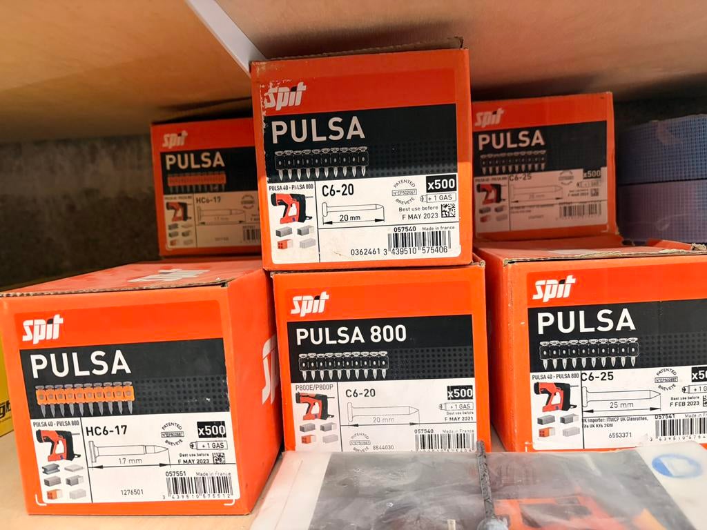 Partij spit nagels, Ophalen