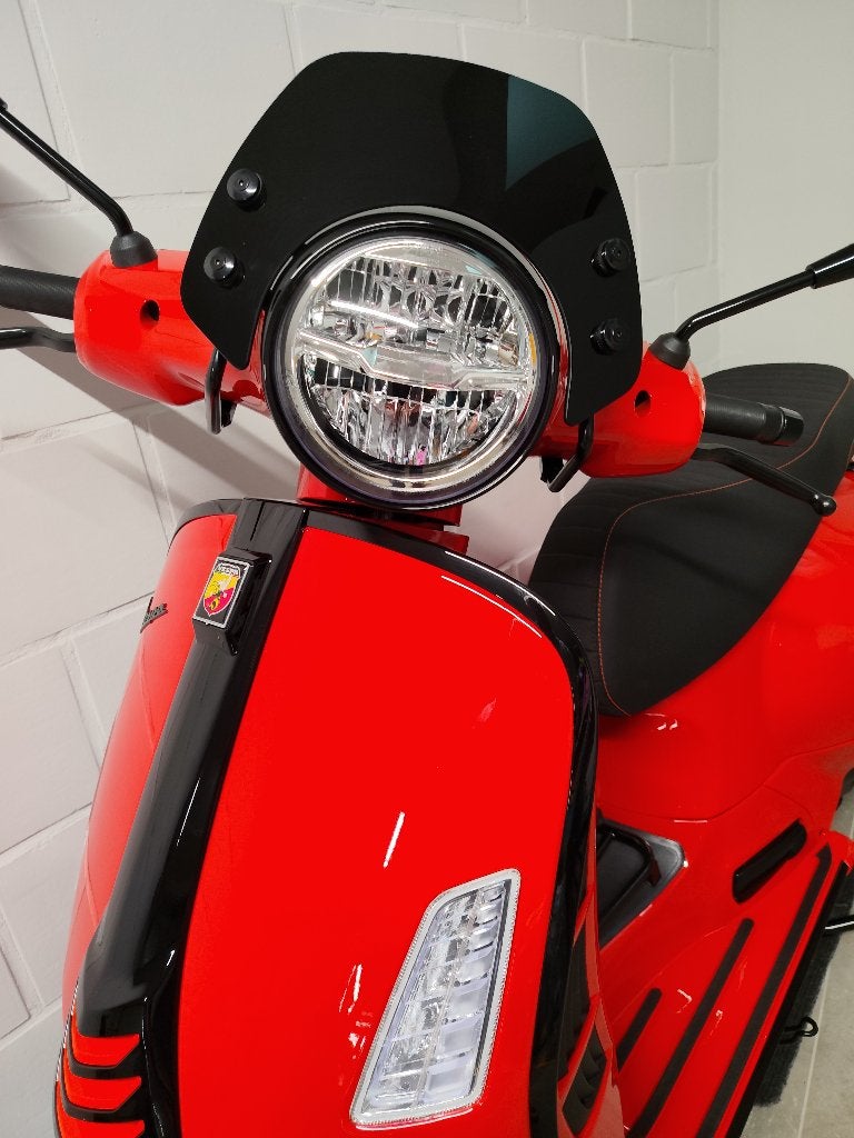 Vespa windscherm met zwarte beugels (moto nostra 168 euro), Enlèvement, Neuf, Autres modèles