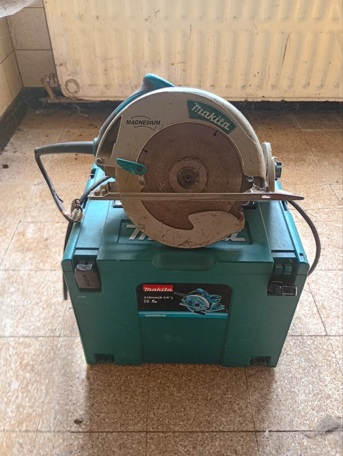 Makita cirkelzaag., Doe-het-zelf en Bouw, Gereedschap | Zaagmachines, Ophalen, Cirkelzaag