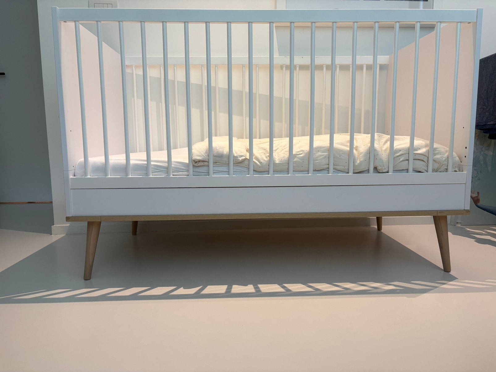 Quax flow meegroei babybed white 140x70cm en toebehoren, Ophalen, Zo goed als nieuw, Ledikant