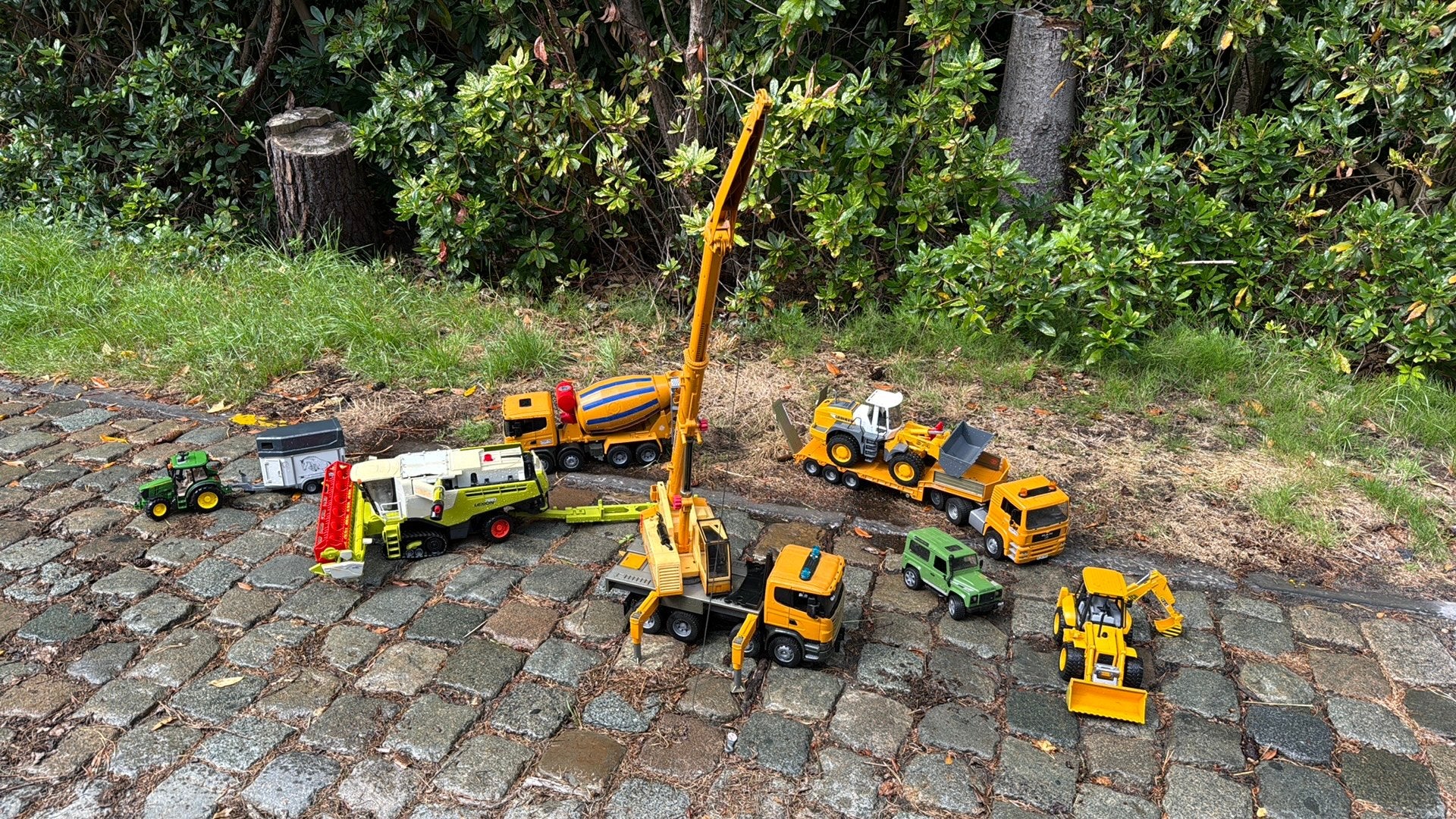Bruder kraan, bulldozer, dorser. Tractor, mixer, jeep, Ophalen, Zo goed als nieuw