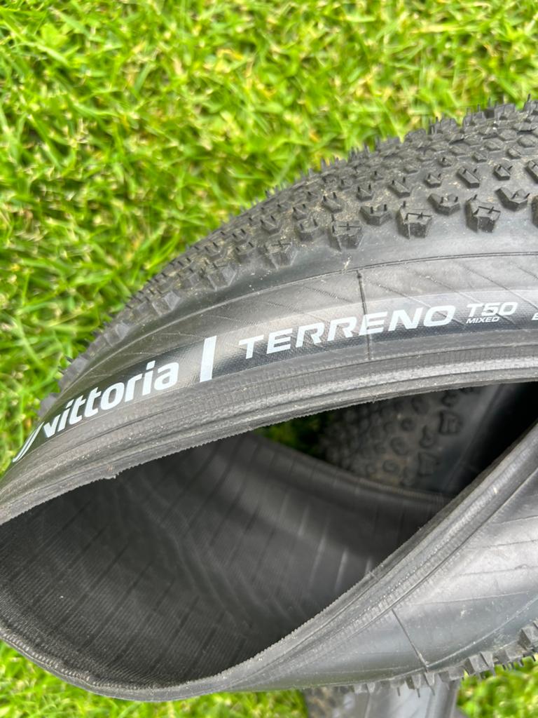 Gravel banden Vittoria Terreno endurance 50mm nieuw, Ophalen, Zo goed als nieuw