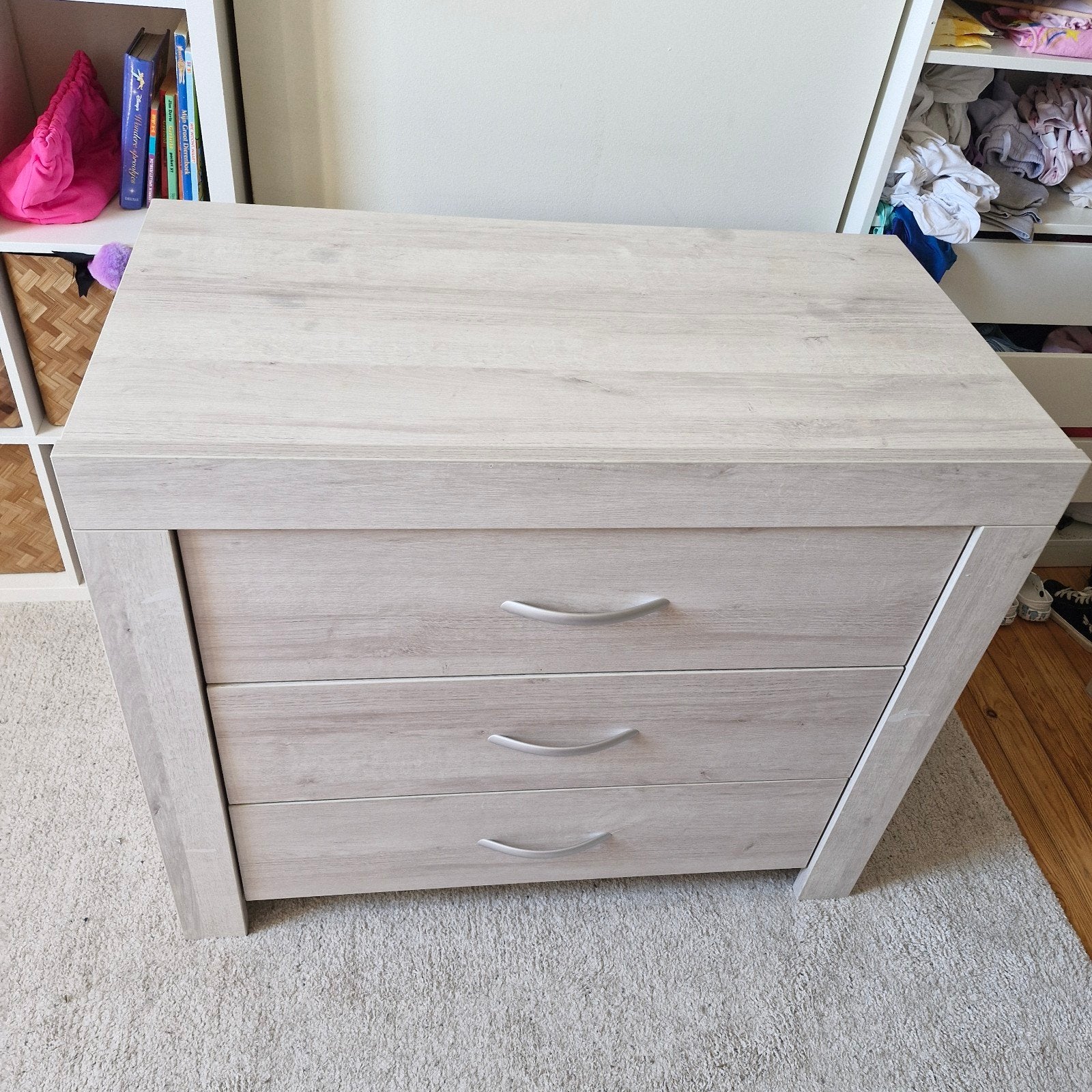 Mooie commode plus plankje voor baby verzorging., Ophalen