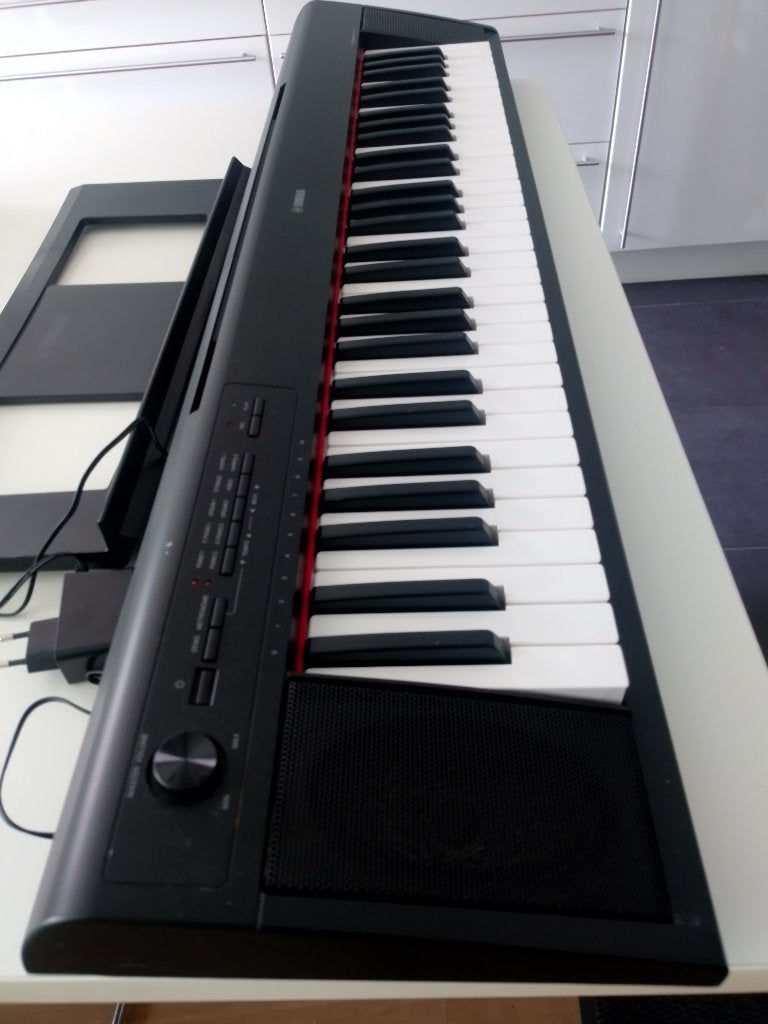 Piano yamaha piaggero np12 avec support, Ophalen, Zo goed als nieuw, Yamaha