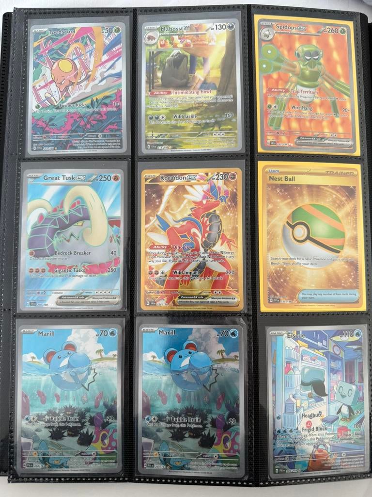 Vente de cartables Pokemon Scarlet & Violet (mai), Hobby & Loisirs créatifs, Jeux de cartes à collectionner | Pokémon, Comme neuf