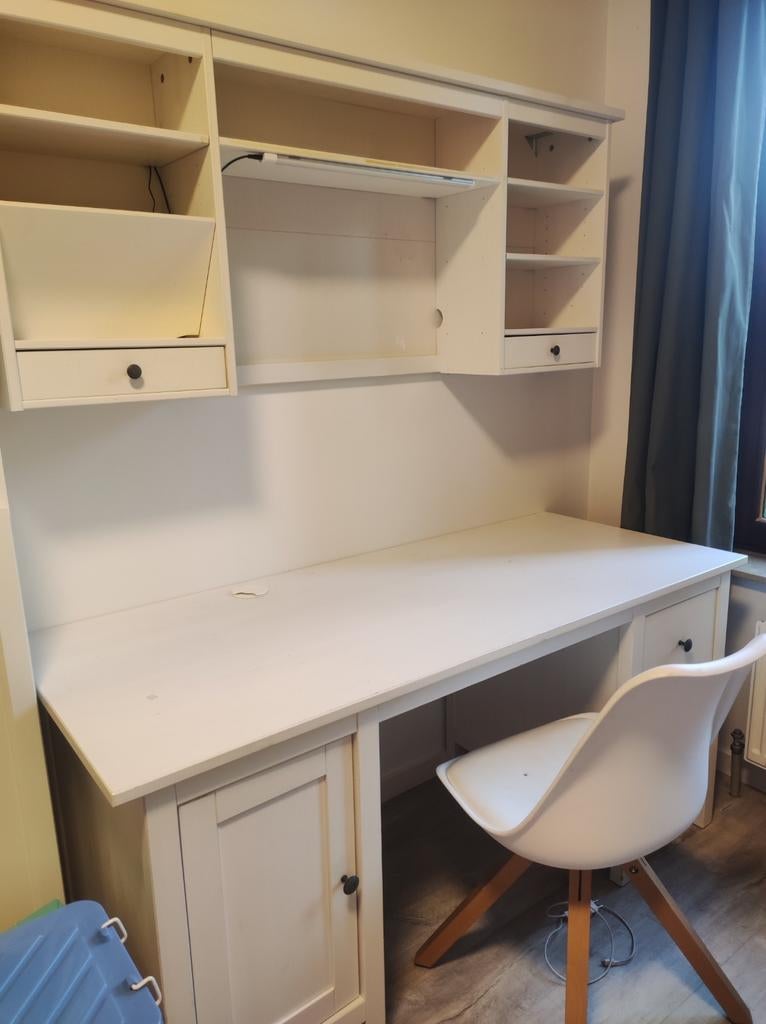 Witte ikea bureau, Ophalen