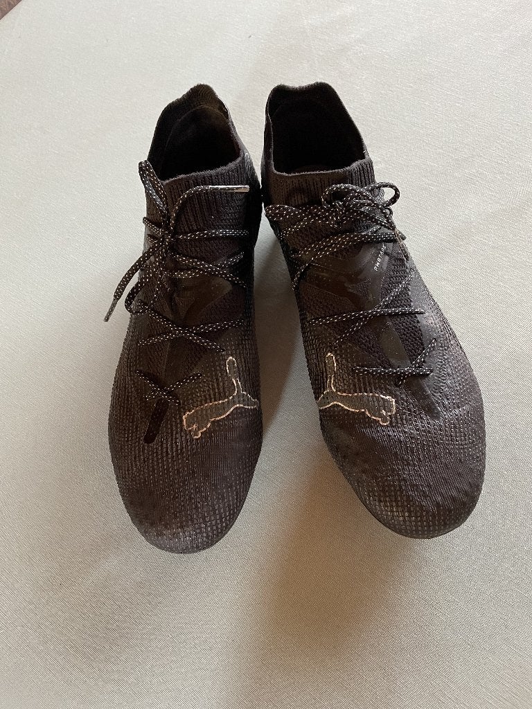 PUMA voetbalschoenen kunstgras maat 41, Sport en Fitness, Voetbal, Ophalen, Zo goed als nieuw, Schoenen