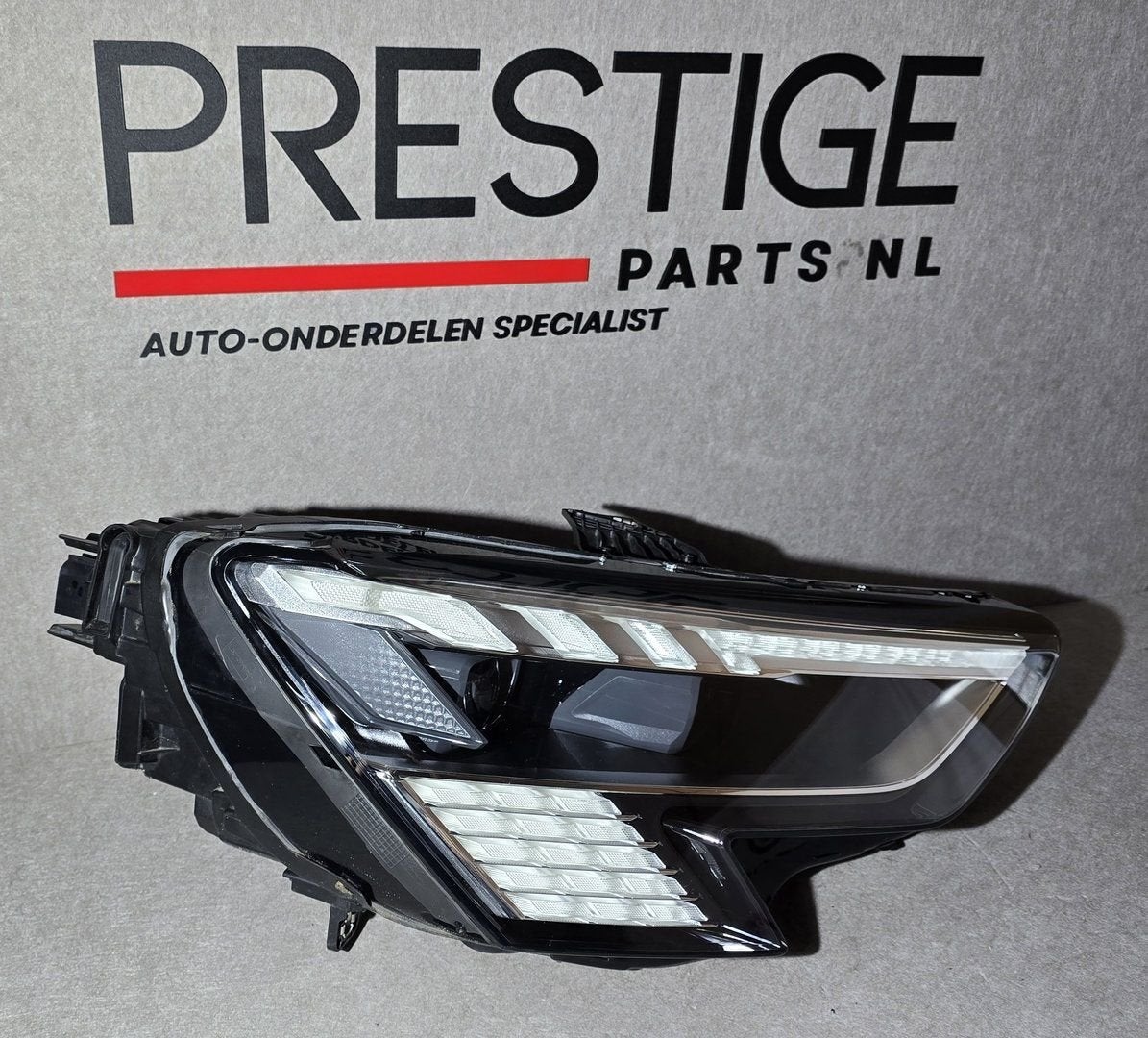 Koplamp Audi A3 8Y MATRIX VOLL LED RECHTS 8Y0941036 Compleet, -, Origine de la pièce connue, Audi, Utilisé
