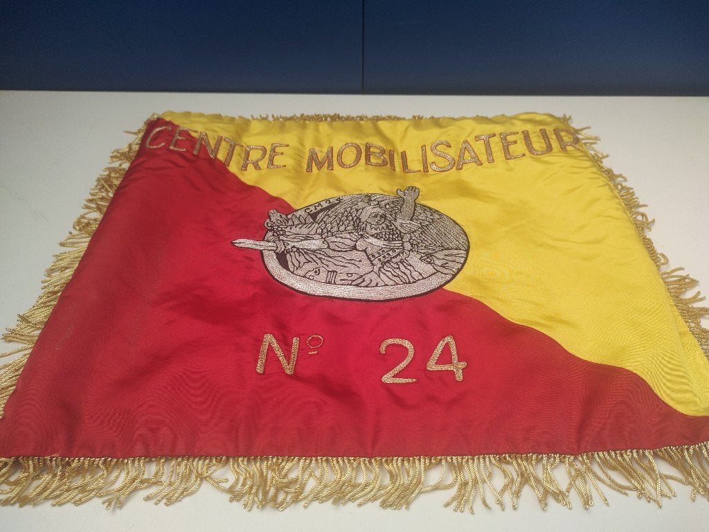 Frans vaandel, Collections, Objets militaires | Général, Envoi