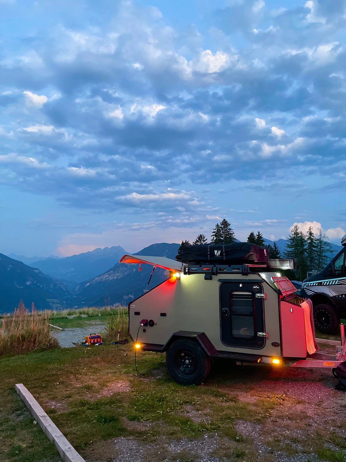 Trail tracker / teardrop caravan / offroad trailer caravan, Vast bed, Tot en met 2, Koelkast, Particulier