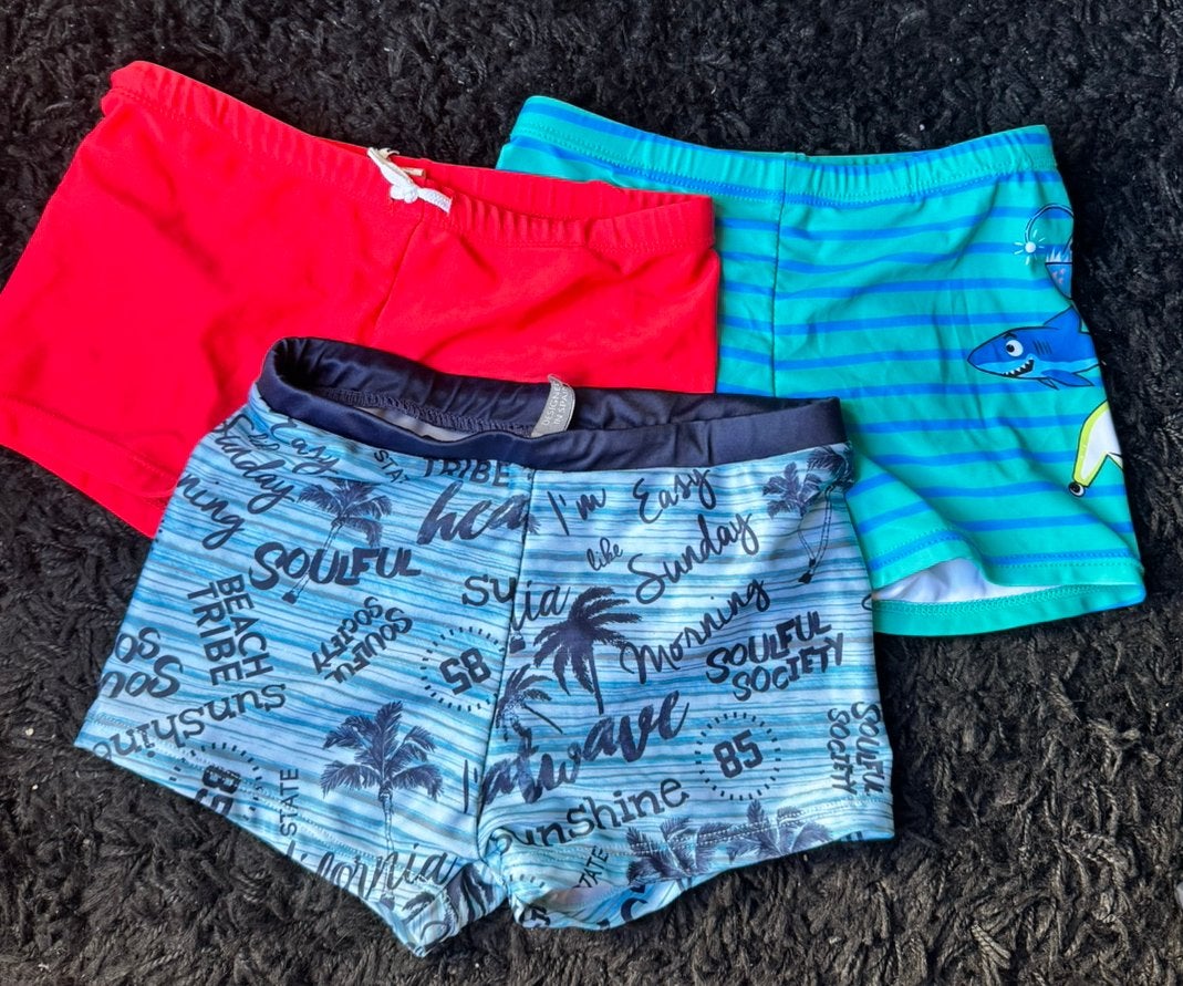Zwemshorts en sandalen, Ophalen, Zo goed als nieuw