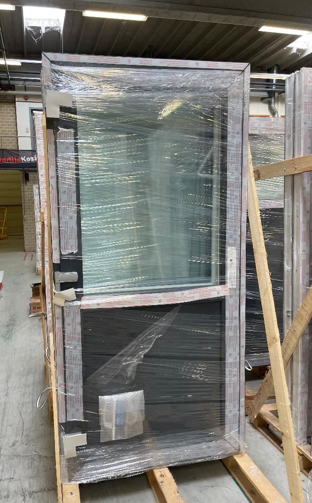 Portes PVC Basic garage abri jardin en stock commande rapide, Bricolage & Construction, Neuf, Enlèvement ou Envoi, Synthétique