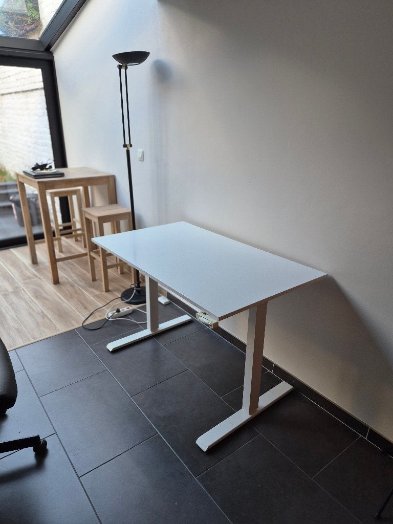 Wit bureau met verstelbare hoogte, Huis en Inrichting, Ophalen, Zit-sta bureau, 120 cm, Hout