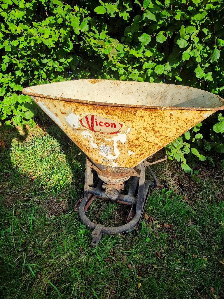 vicon meststofstrooier - één van de eerste, Zakelijke goederen, Landbouw | Werktuigen, Ophalen, Akkerbouw, Gewasbescherming en Bemesting