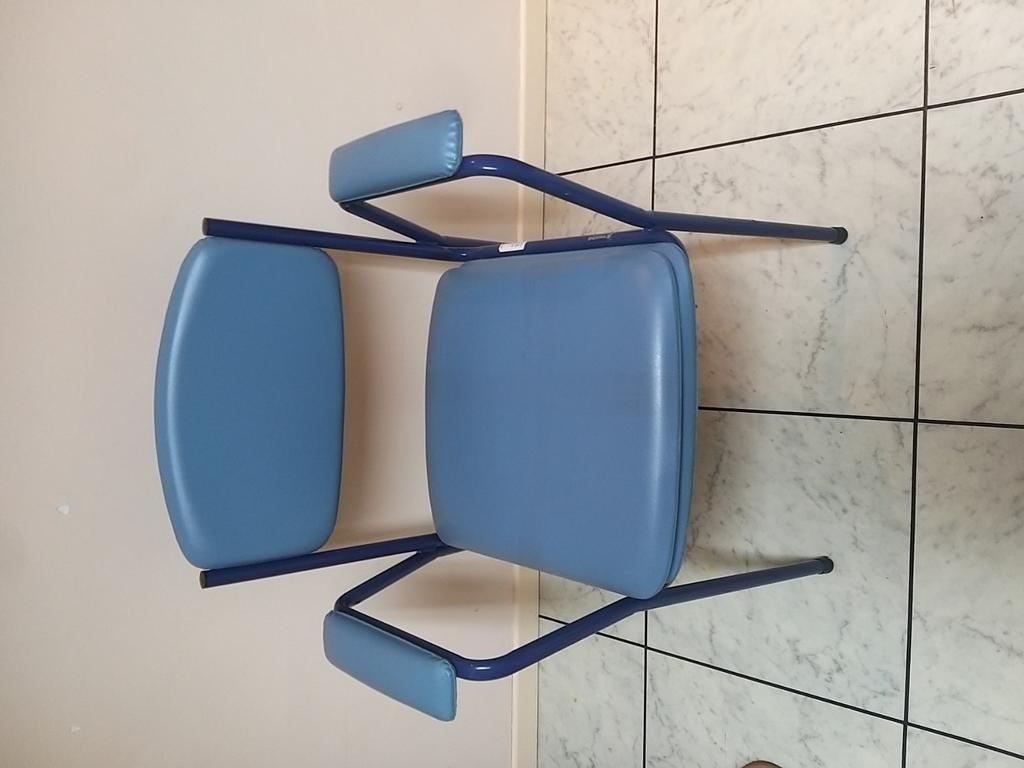 Thuasne toiletstoel, Huis en Inrichting, Stoelen, Ophalen