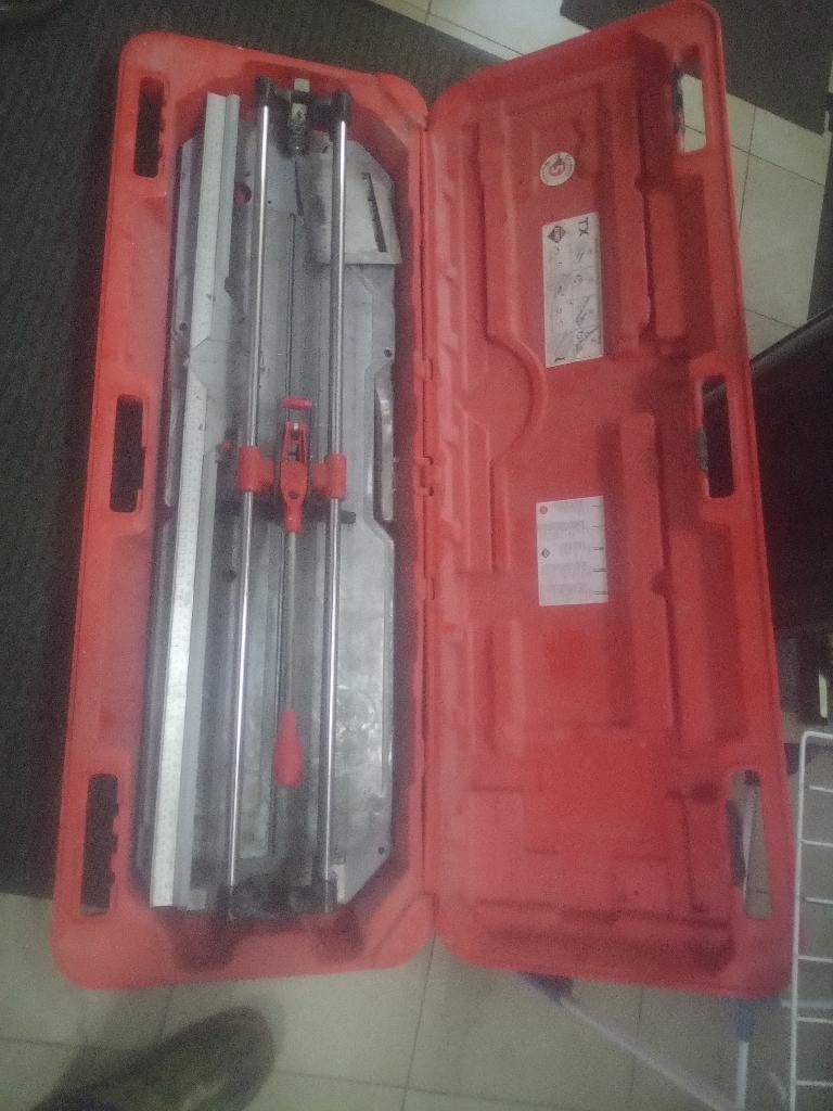 Tegelsnijder, Ophalen, Zo goed als nieuw