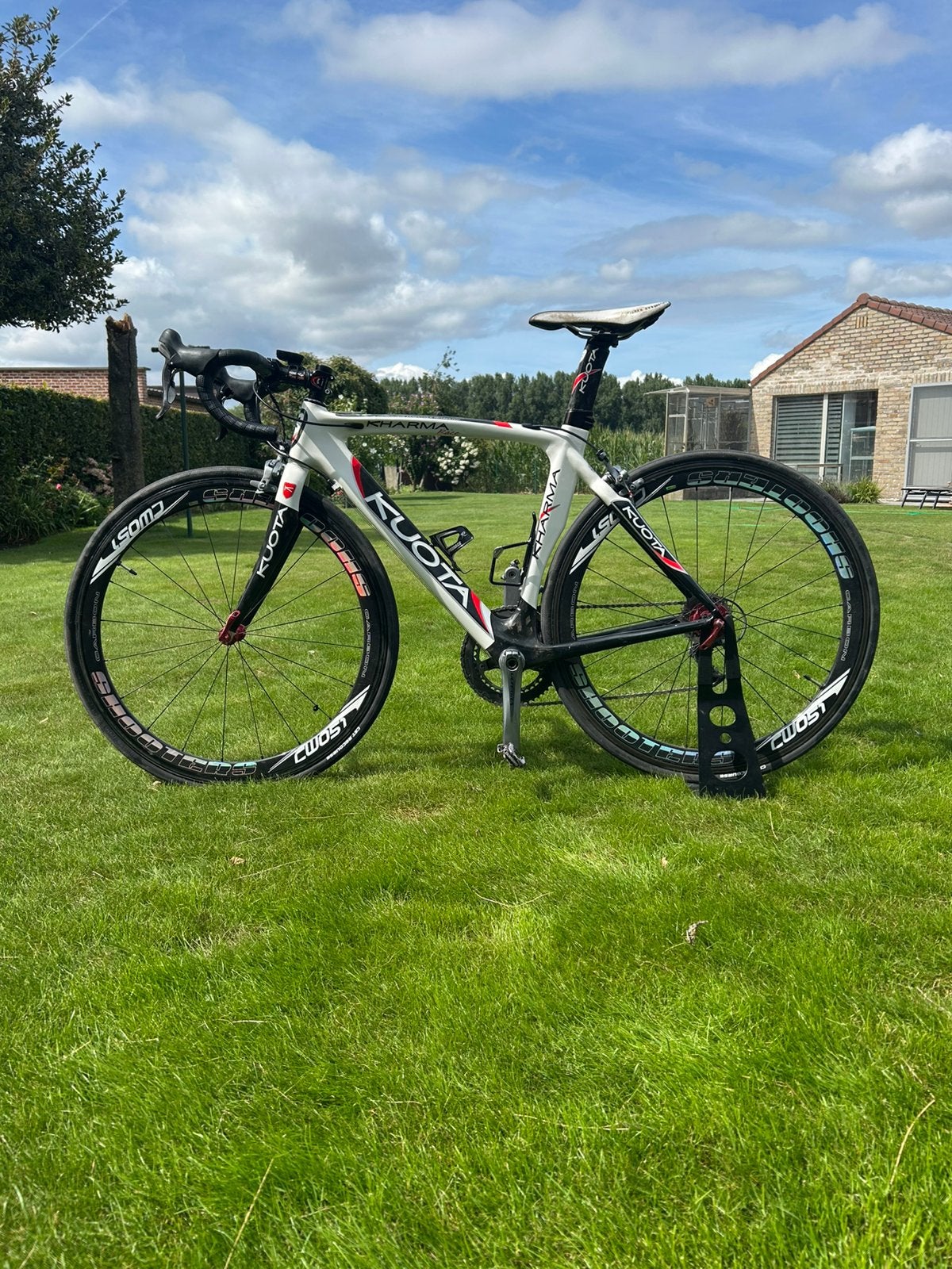 Full Carbon koersfiets Kuota Kharma Race, Vélos & Vélomoteurs, Vélos | Vélos de course, Comme neuf, Carbone, Enlèvement