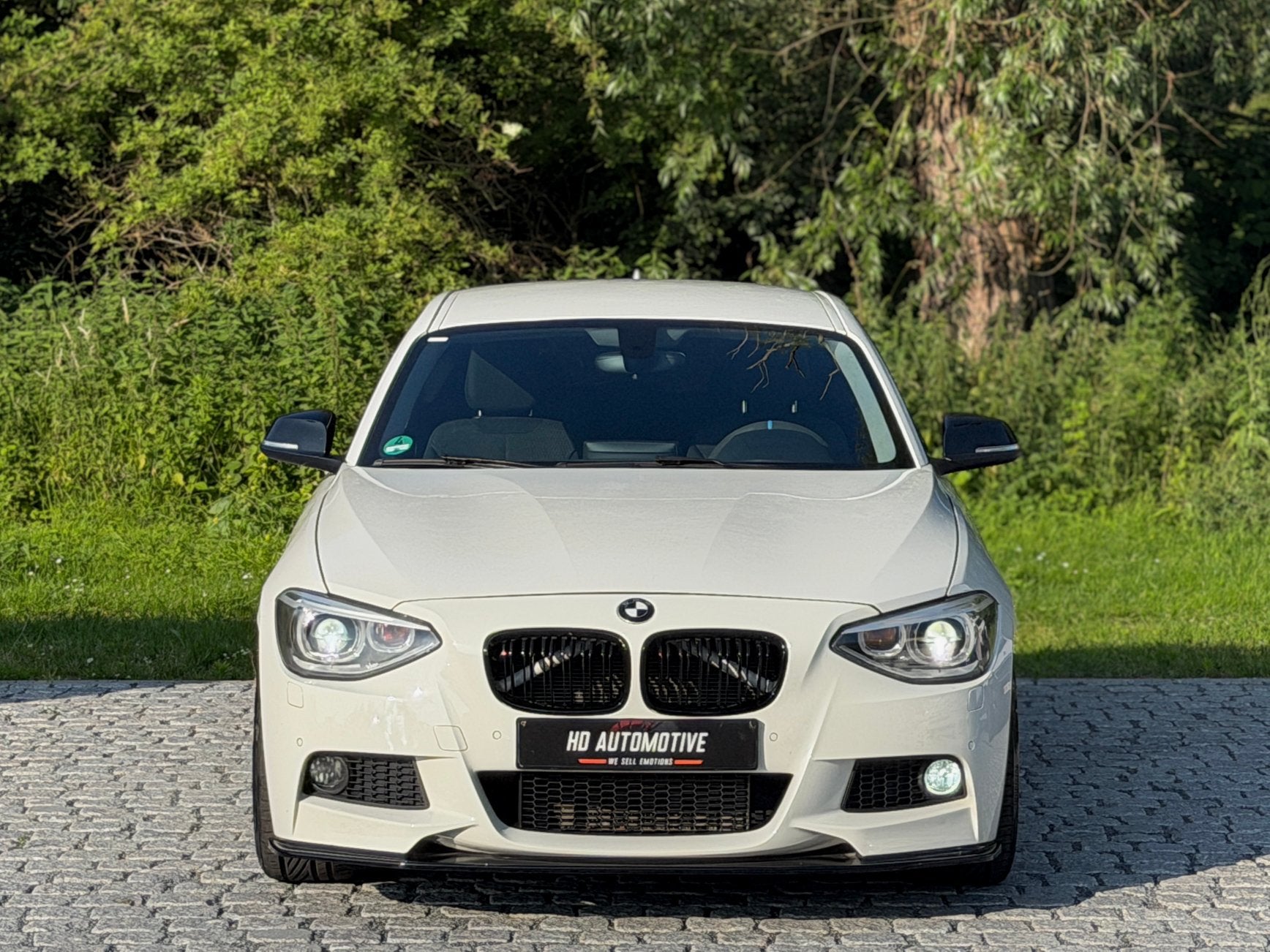 BMW F21 116i AUTOMATIC //M PERFORMANCE • EURO6 • M135i-LOOK, Testrit aan huis, 4 cilinders, Wit, Grijs