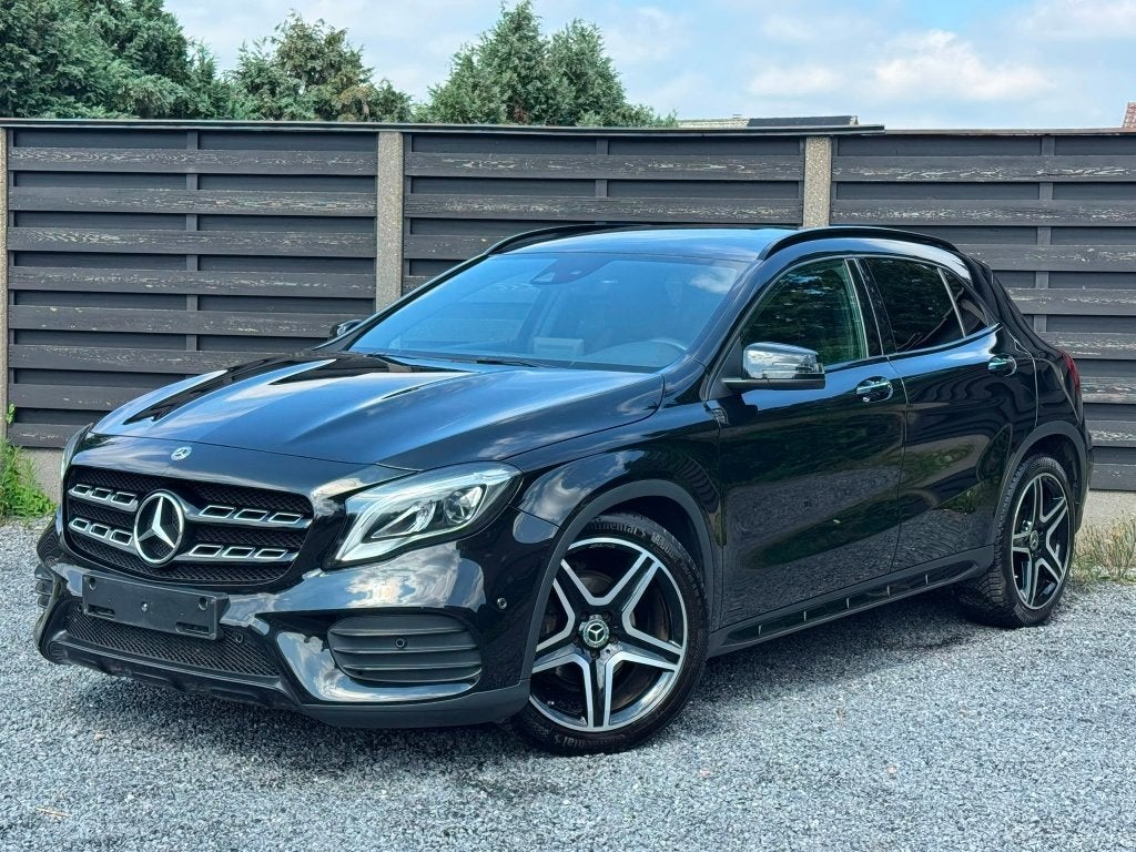 Mercedes GLA180 AMG bj2018 81dkms AUTOMAAT, Auto's, Euro 6, Zwart, Bedrijf, 5 zetels
