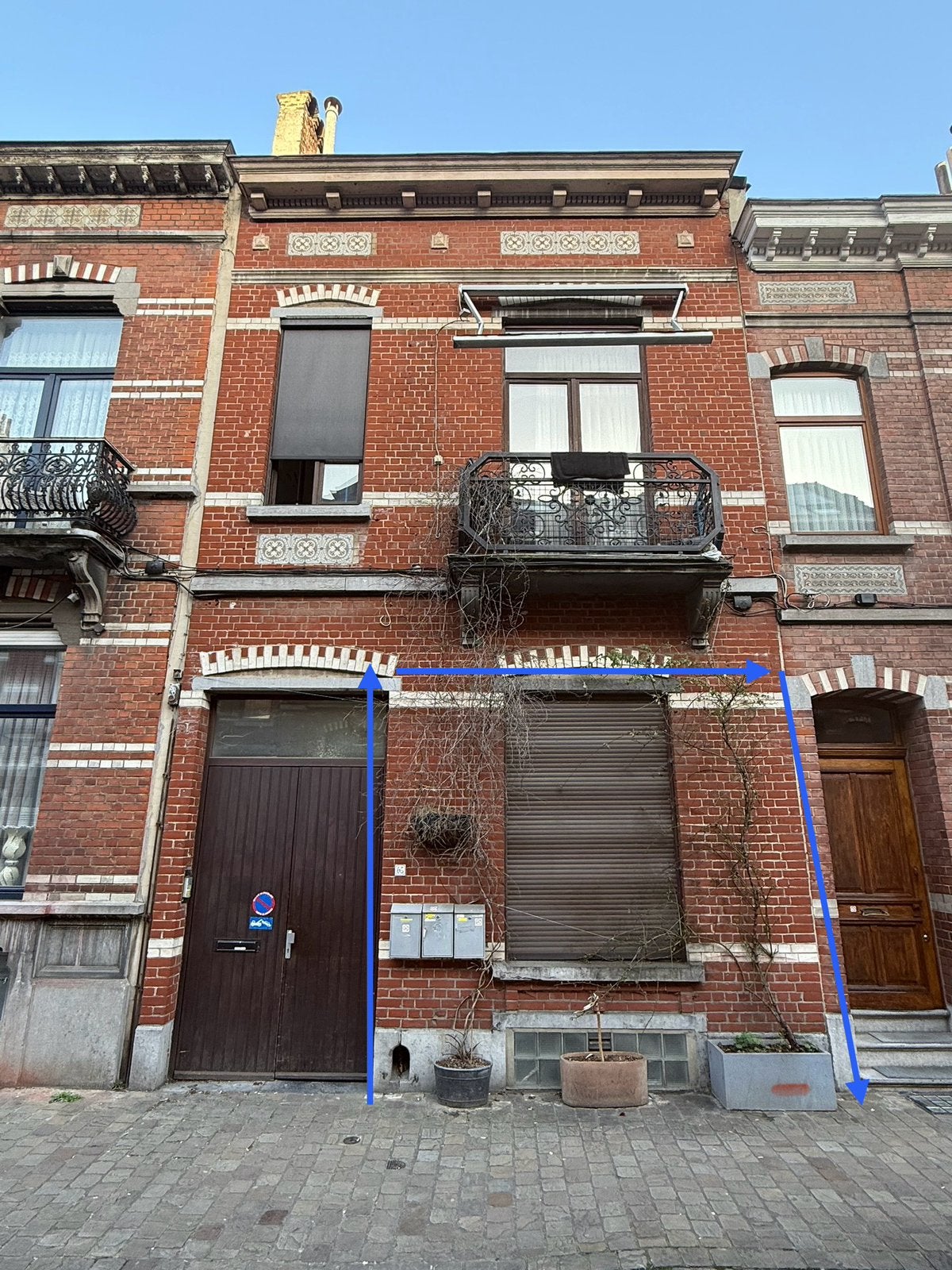 A vendre!!  Studio 1ch 45m2, cour 7m2