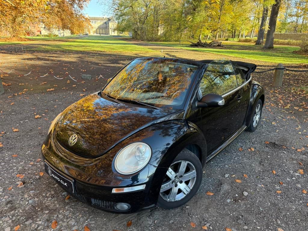 Vw Beetle Cabriolet 1.9 TDi Airco lederen velgen met 105 pk!, Auto's, Voorwielaandrijving, 4 cilinders, Cabriolet, Zwart