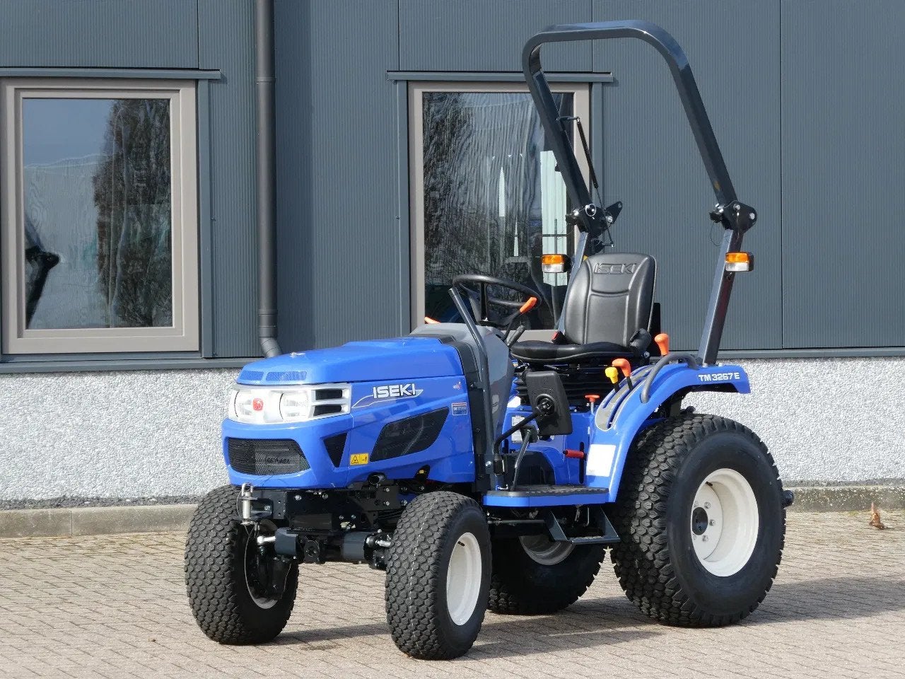 Iseki TM3267E 4wd / 0001 Draaiuren / Gazonbanden, Autres marques, Mathijs Merkelijn, Mathijs@minitrekkers.nl, Utilisé