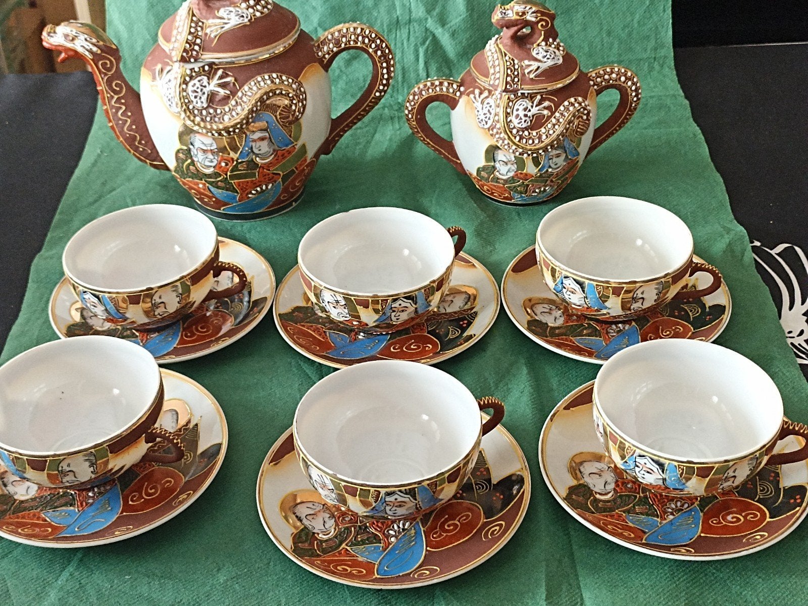 service a thé japonais satsuma dragon ware, Enlèvement