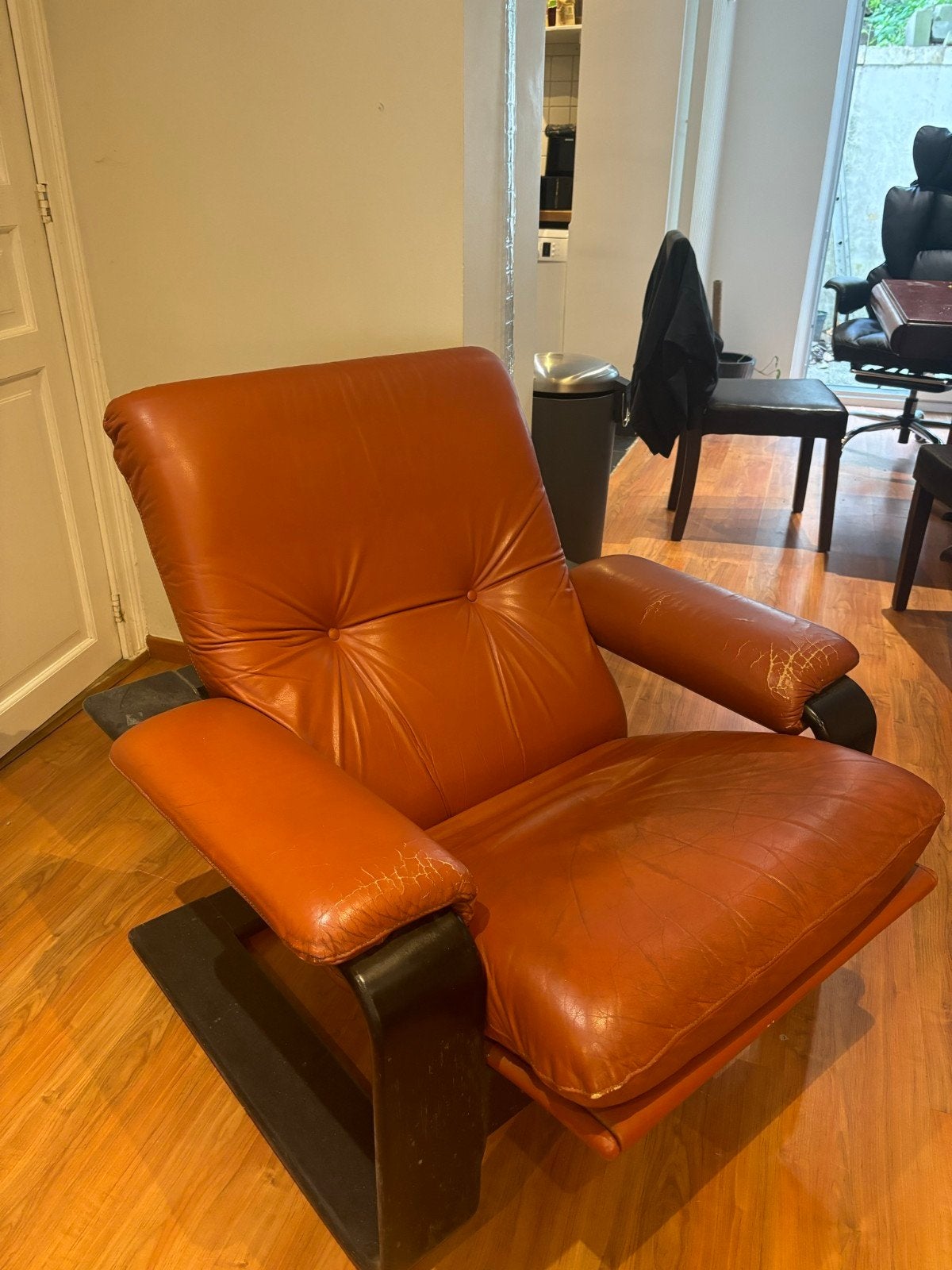 Fauteuil cuir orange terracotta seventies, Maison & Meubles, Enlèvement, Utilisé, Cuir, Seventies