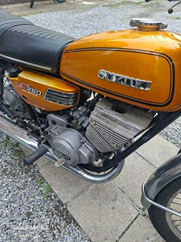 Suzuki GT 250 1975, Motos, Motos | Suzuki, Particulier, Tourisme, 12 à 35 kW, 2 cylindres, Permis Moto A, Manuelle, Occasion, Occasion