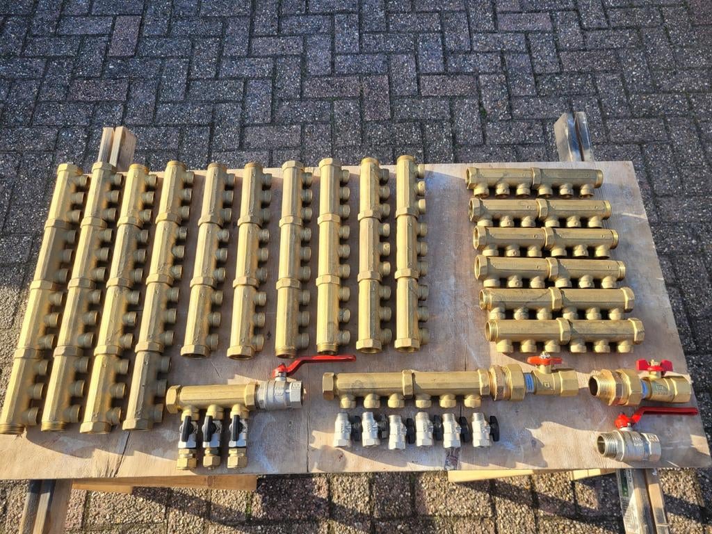 uitverkoop collectoren, kranen en koppelingen en sanitair CV, Ophalen
