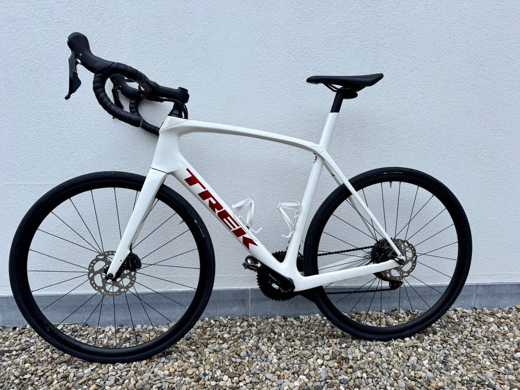 Trek Domane SL 5  maat 56 (+- 1m85) weinig km’s, Vélos & Vélomoteurs, Autres marques, Comme neuf, Enlèvement, 53 à 57 cm