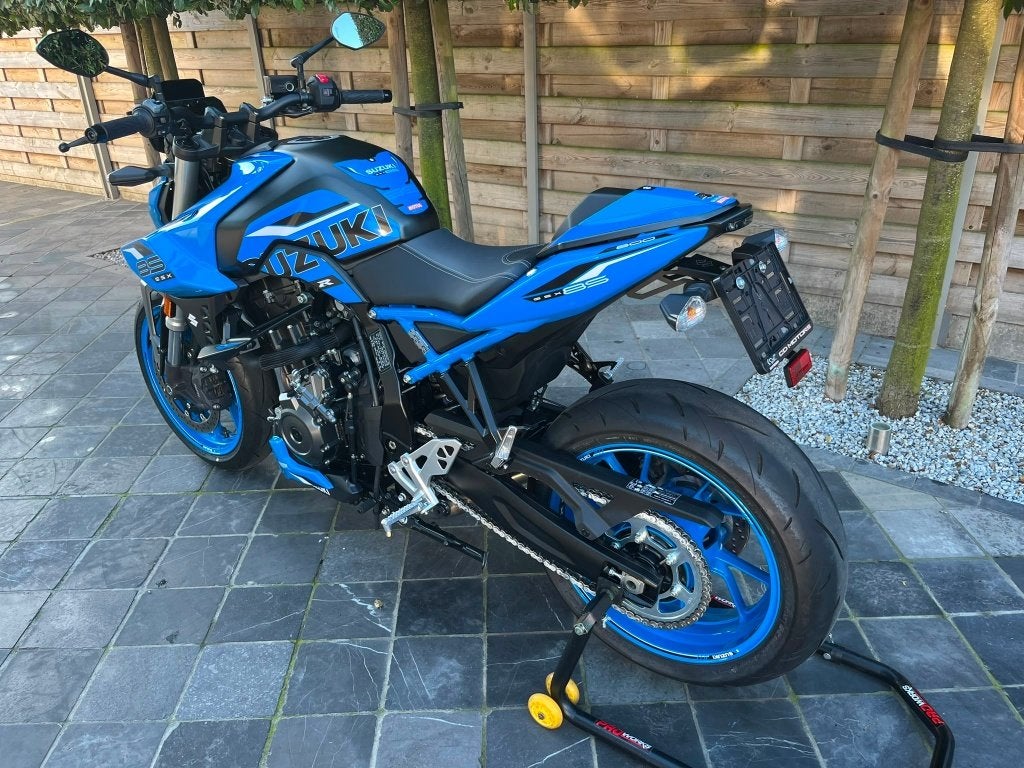 suzuki gsx 8-s **1650 KM**2/2024**Arrow uitlaat**als nieuw**, 2 cilinders, Nieuw, Motorrijbewijs A, Traction Control