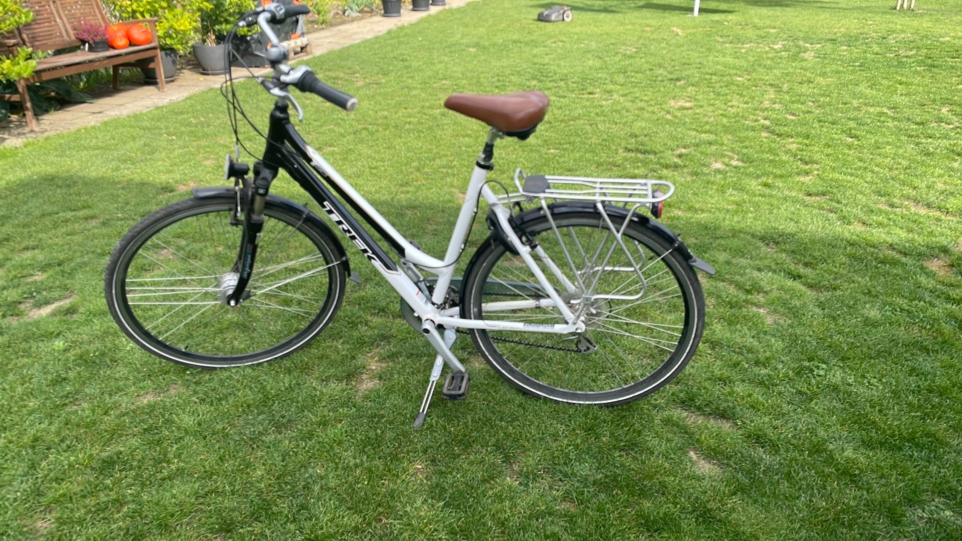 Damesfiets, Fietsen en Brommers, Ophalen, Zo goed als nieuw