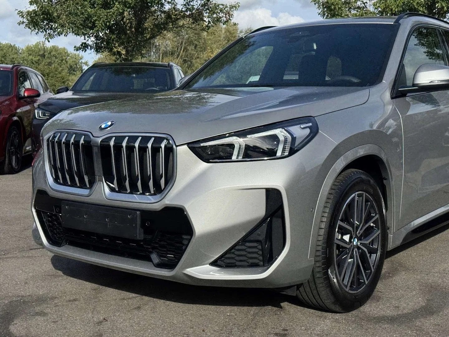 BMW X1 sDrive18i M Sport / CAM / LEDER / NAVI / CARPLAY / VE, Autos, Argent ou Gris, Achat, Euro 6, Entreprise
