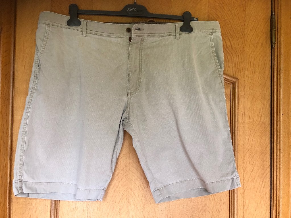 Mannen short in grote maten, Enlèvement, Porté, Beige