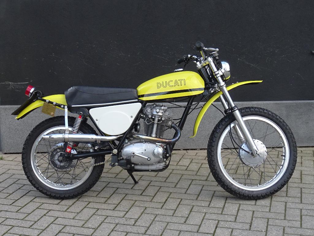 Ducati RT (Road Trail ) 450 1972, Motoren, Motoren | Oldtimers, 450 cc, Gebruikt, Enduro, 1 cilinder