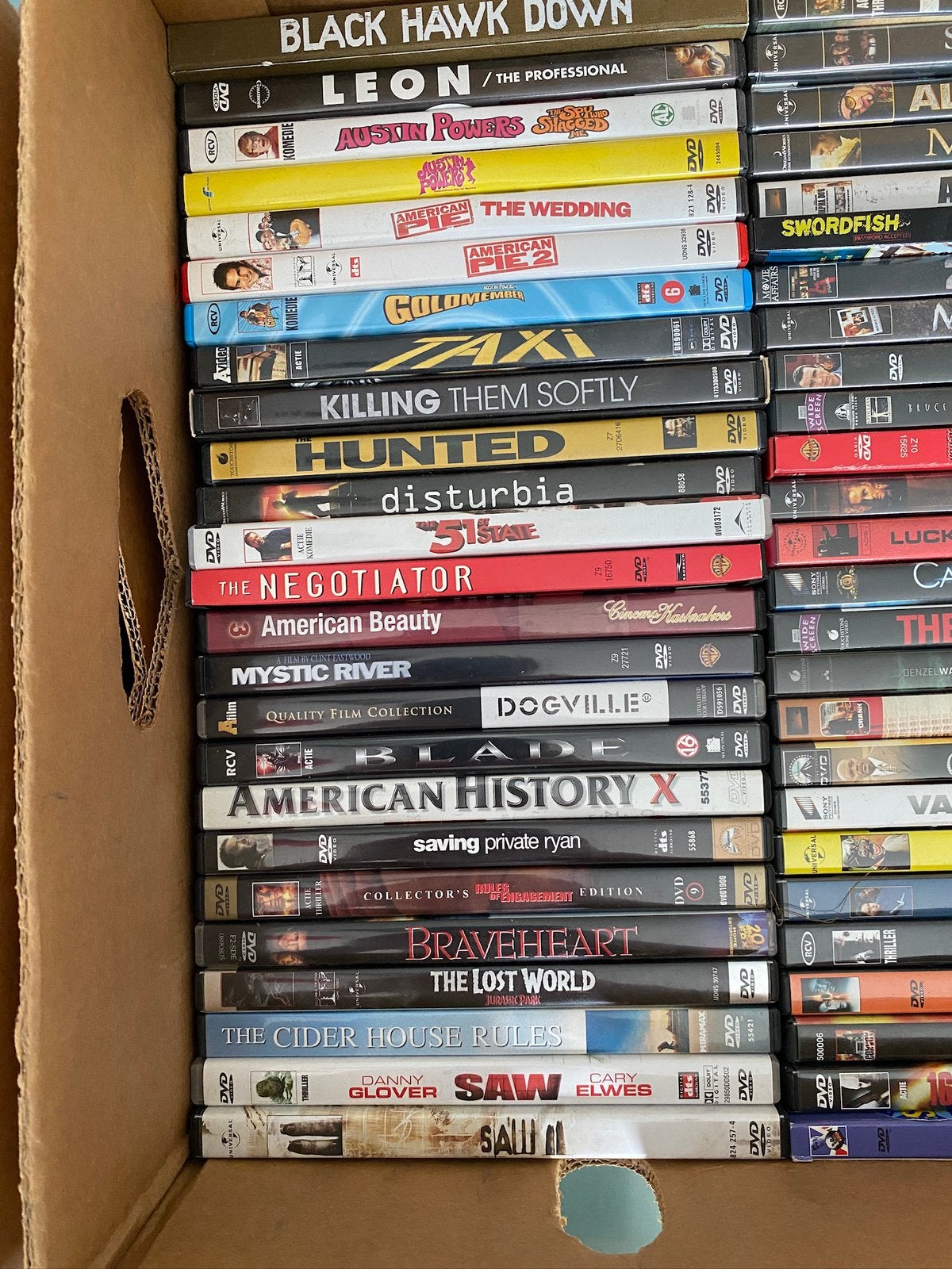 2 boîtes à bananes remplies de DVD, Enlèvement ou Envoi, Utilisé